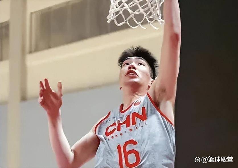 爱游戏体育-TheShy在湖人比赛中出色发挥，比赛局势复杂引发热议！比赛高潮迭起(Theshy哪几场比赛最精彩)