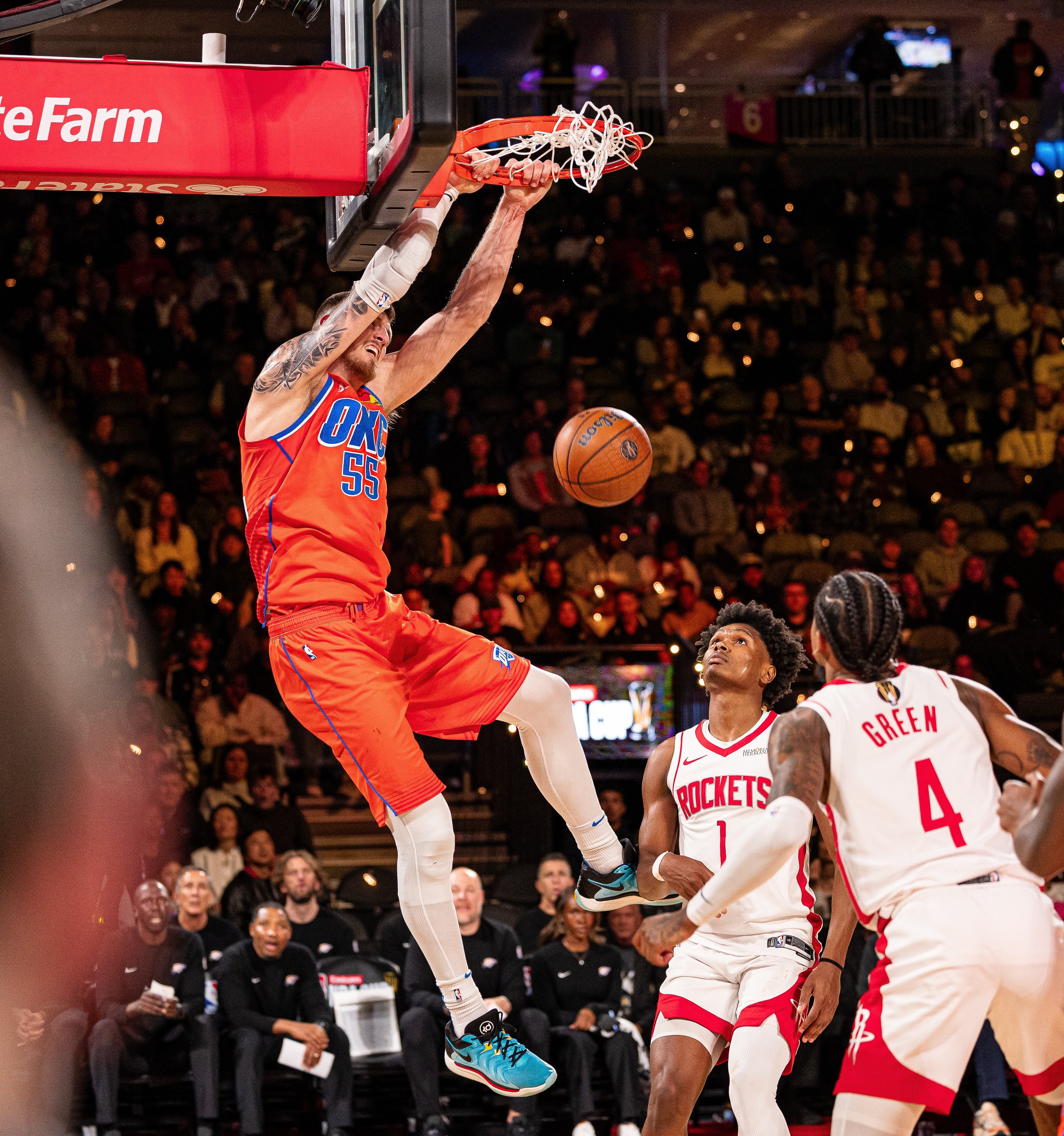 爱游戏中国-休斯敦火箭发布备战花絮；清晨队长鼓劲；荷甲任务艰巨；训练强度明显提升(休斯敦火箭队对国王最新消息今天)