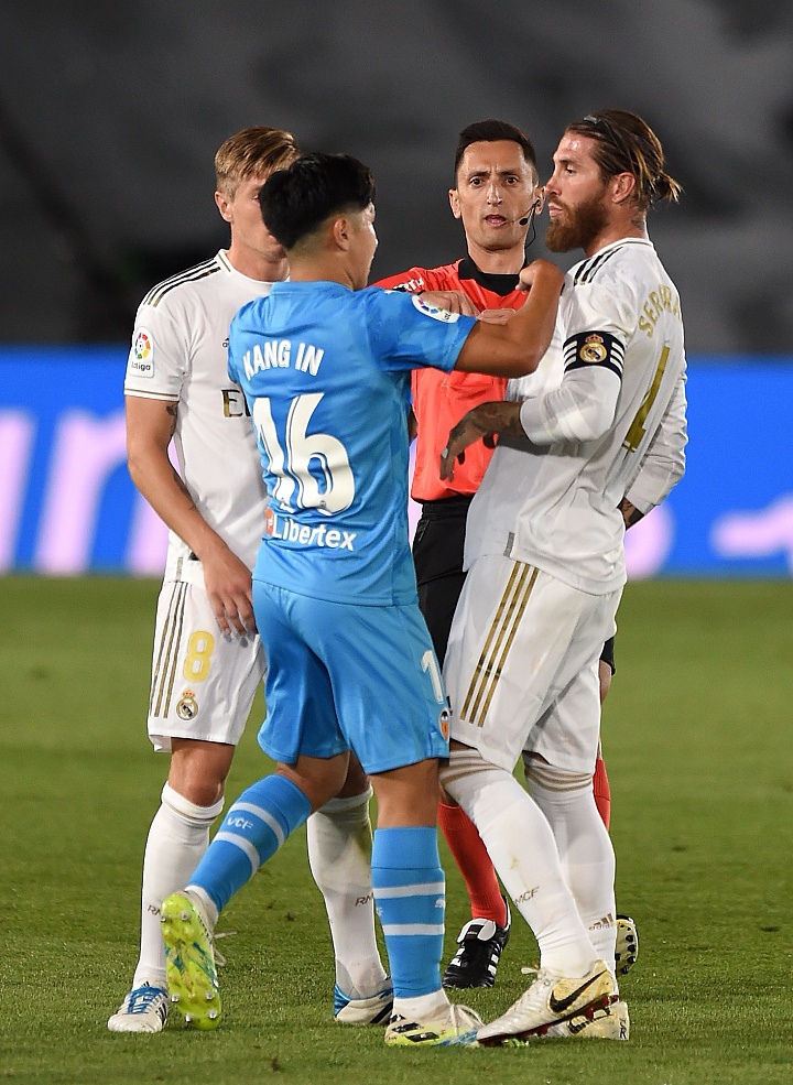 关于离谱！Karsa赛事官方发布官方发布新规新规里尔完成体检备战西甲，转会期罗马备战欧篮联的信息